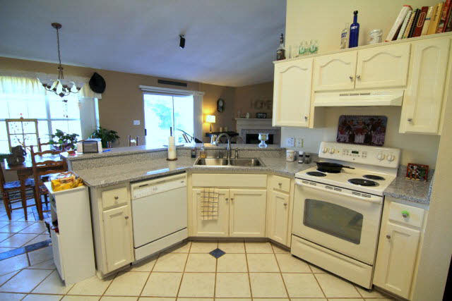 16149 County Road 26 Foley, AL 36535 - Photo 3 of 8 Kitchen