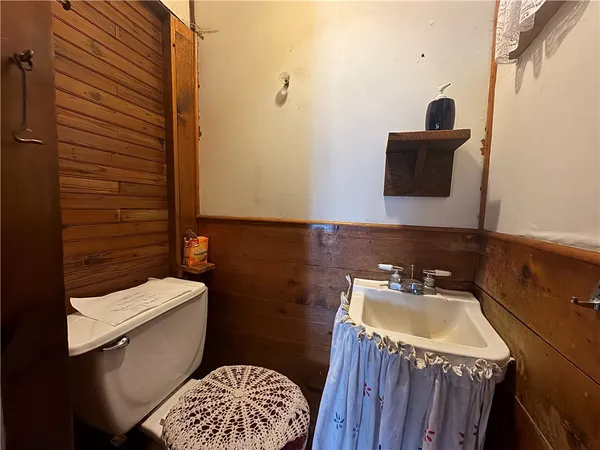 $206,700 | 834 Dry Brook Road, Waverly, NY 14892