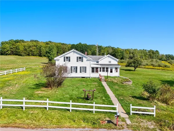 $206,700 | 834 Dry Brook Road, Waverly, NY 14892