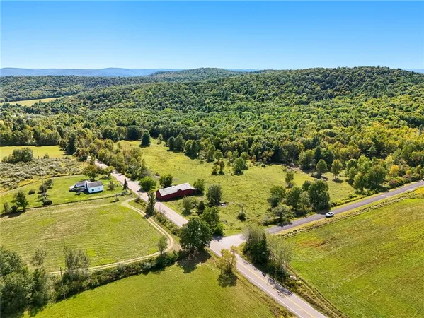 $206,700 | 834 Dry Brook Road, Waverly, NY 14892