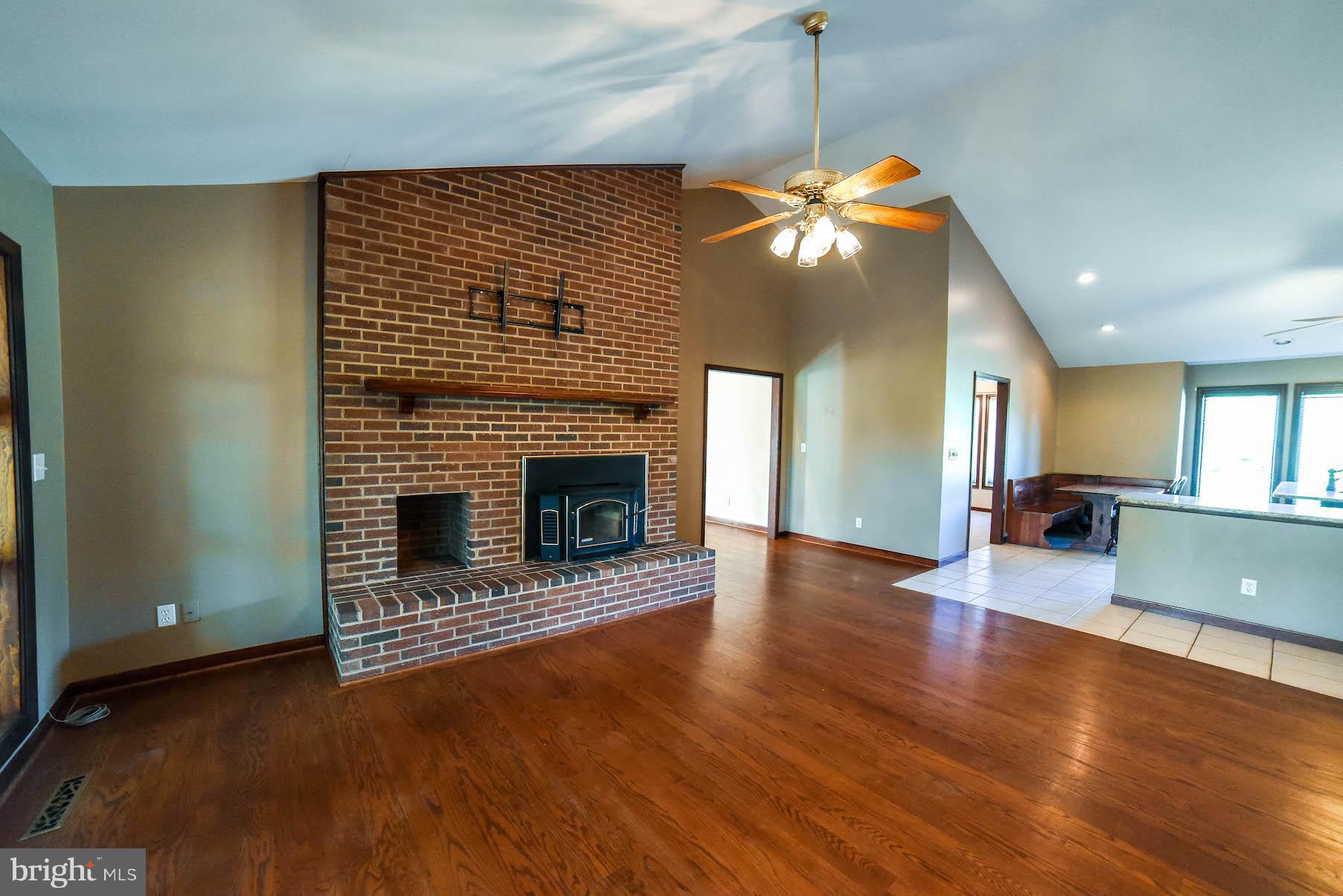 23191 Point Lookout Road Leonardtown, MD 20650 - Photo 8 of 27 Living Room