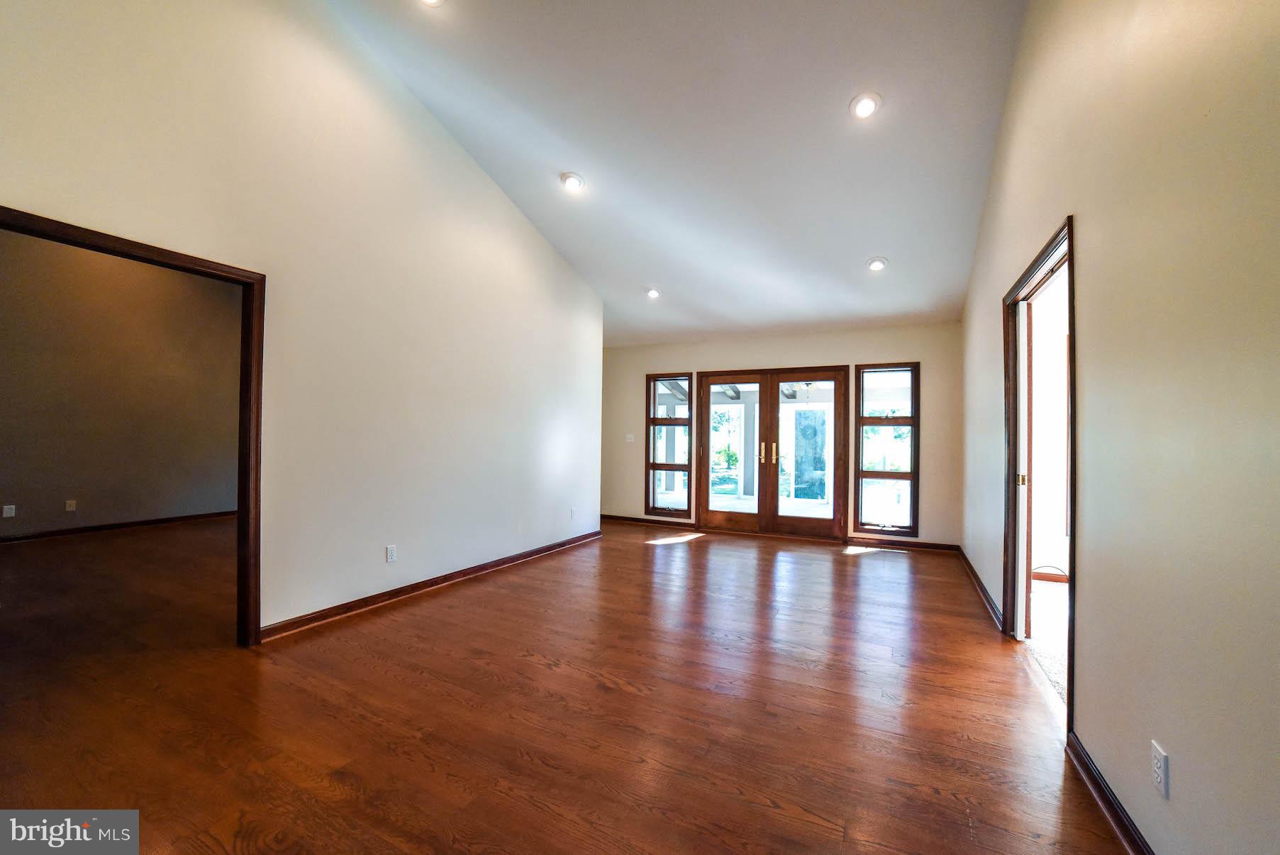 23191 Point Lookout Road Leonardtown, MD 20650 - Photo 10 of 27 Living Room
