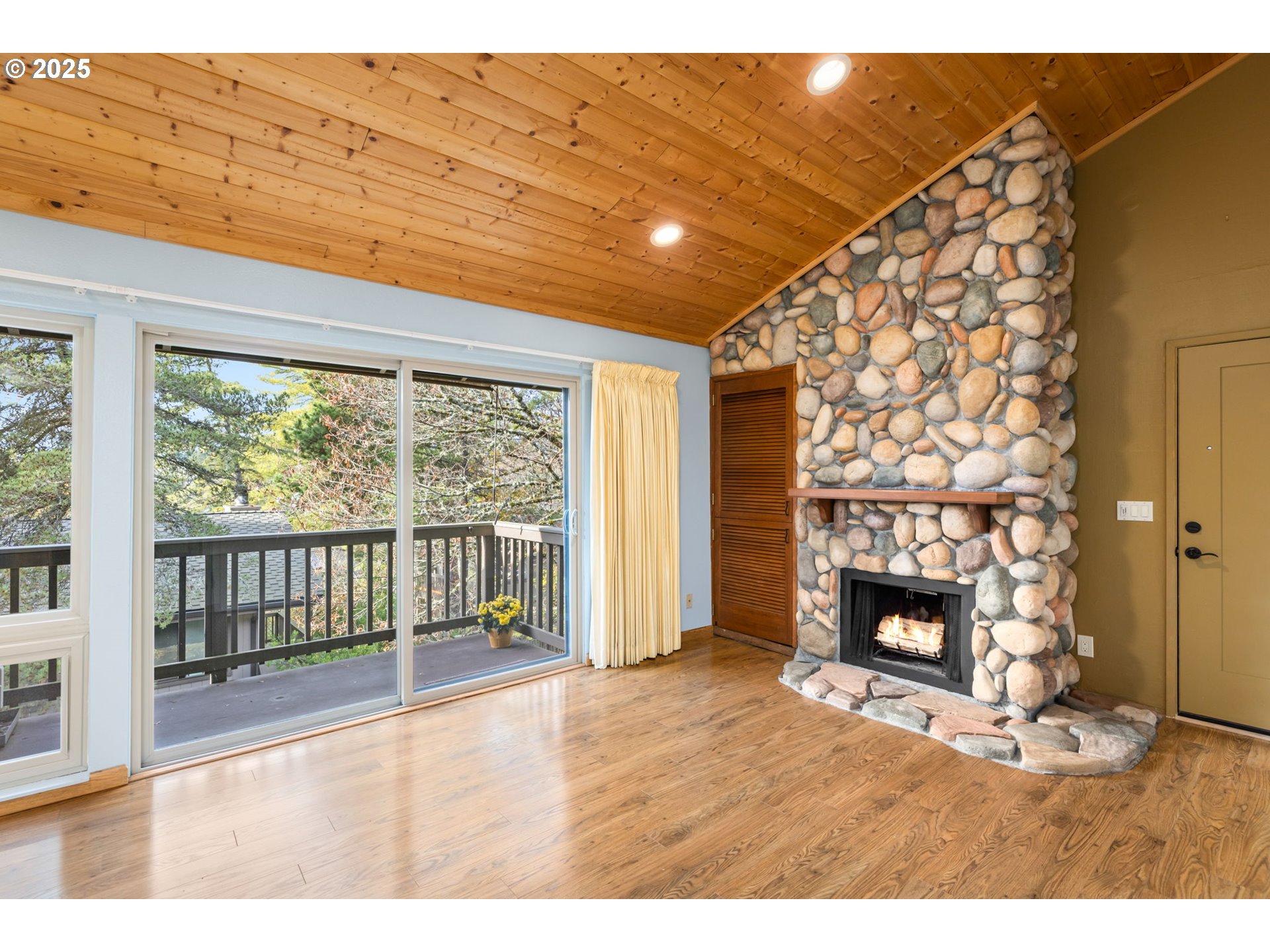 7734 Southwest Barnes Road, Unit A Portland, OR 97225 - Photo 11 of 37 Balcony