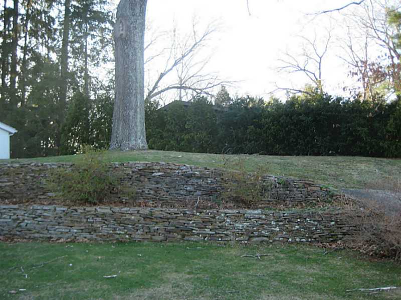 86 Coolridge Road Johnston, RI 02828 - Photo 6 of 25 Yard/Garden.
