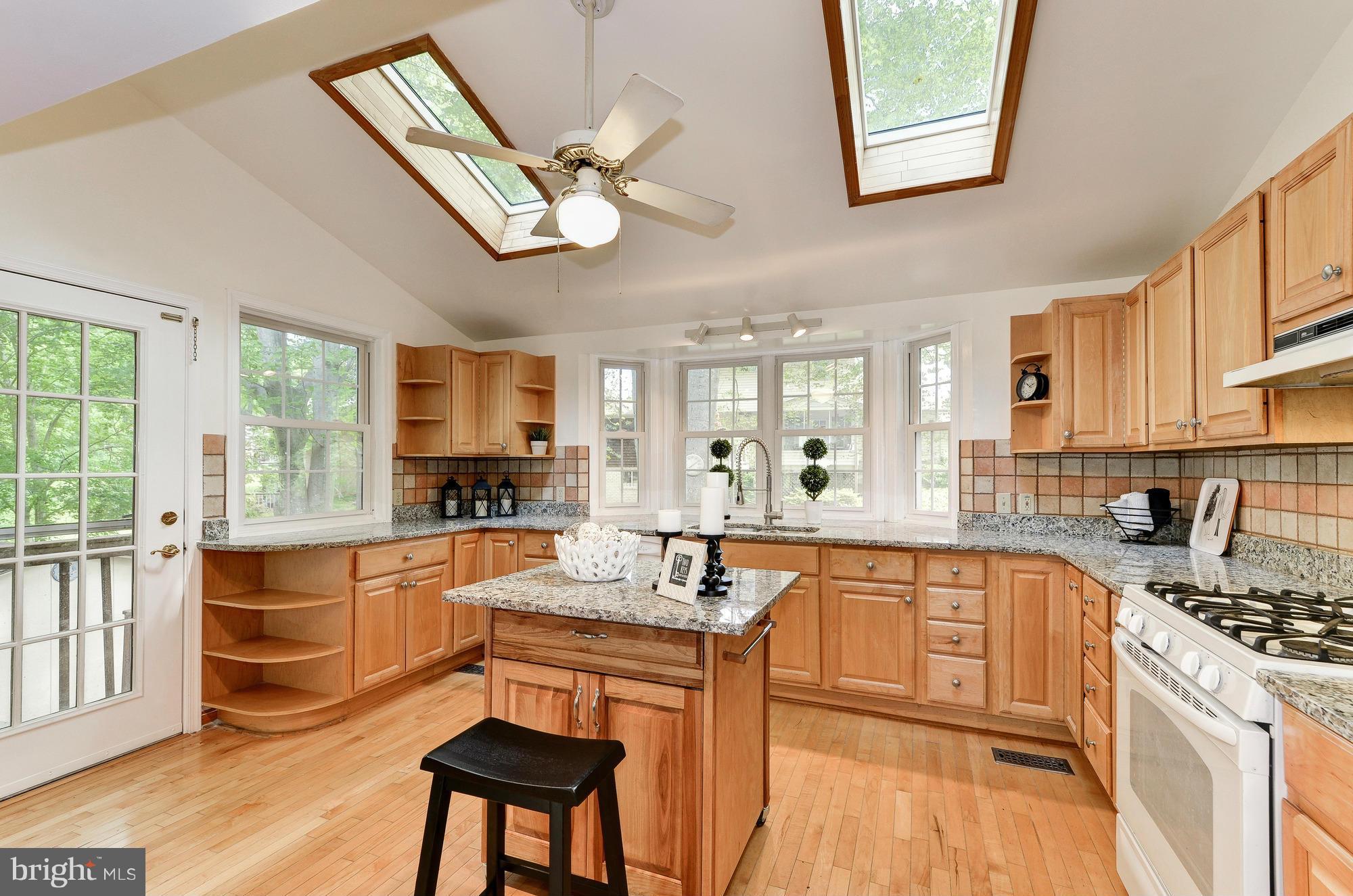 6803 Dante Court Springfield, VA 22152 - Photo 4 of 21 Kitchen