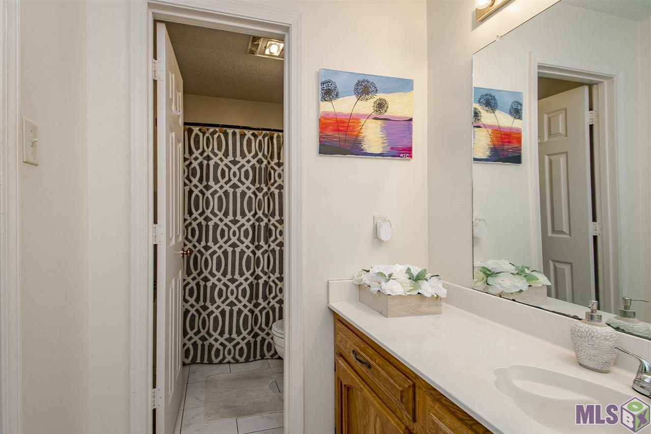 768 Hadley Drive Baton Rouge, LA 70820 - Photo 10 of 12 Master Bath