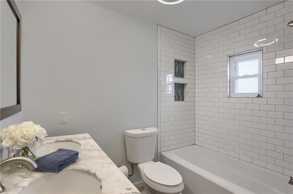 96 Ridgewood Avenue Pittsburgh, PA 15229 - Photo 22 of 41 Updated full bathroom