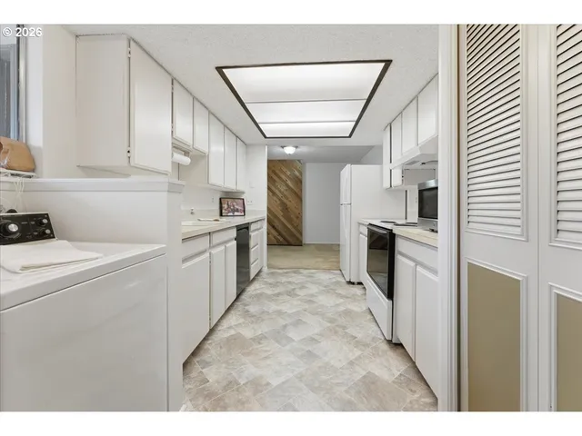 $305,000 | 12140 Southwest Camden Lane, Beaverton, OR 97008