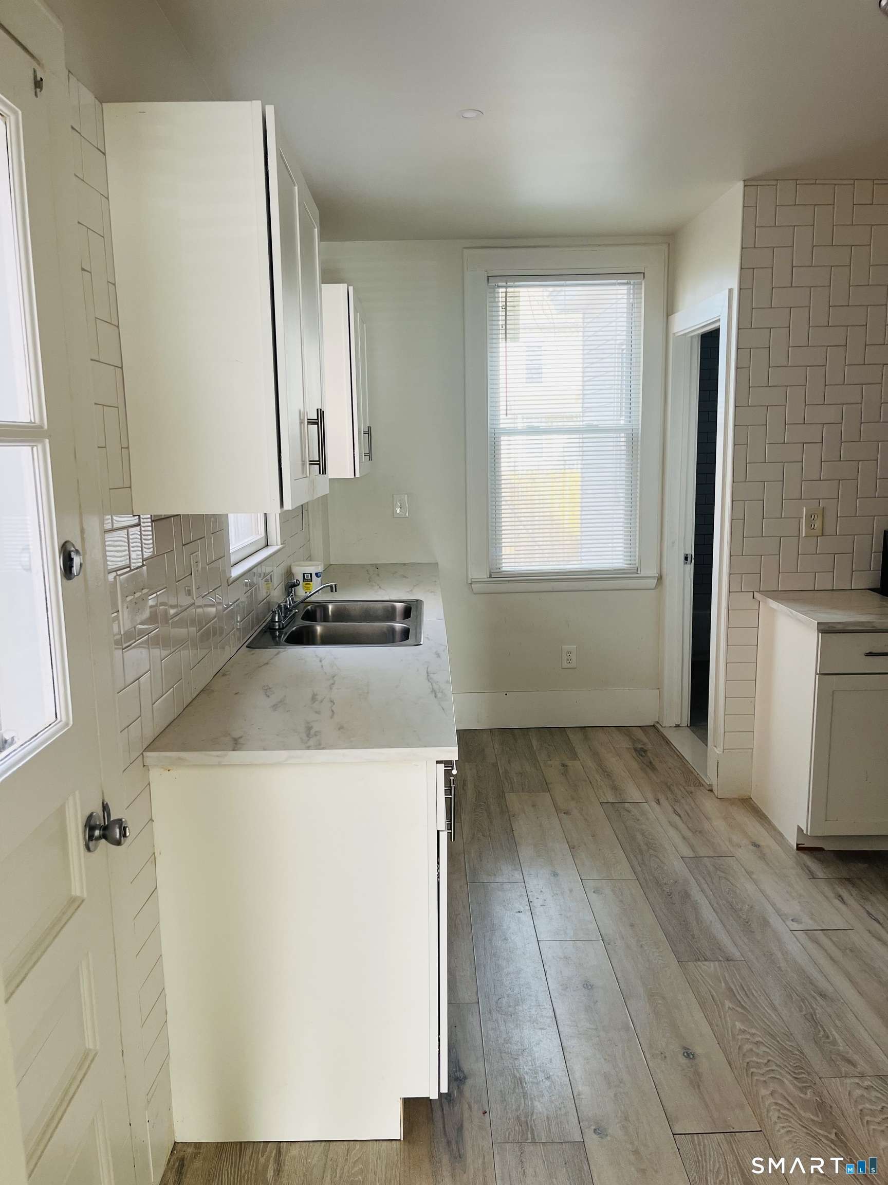 399 Jane Street Bridgeport, CT 06608 - Photo 2 of 11