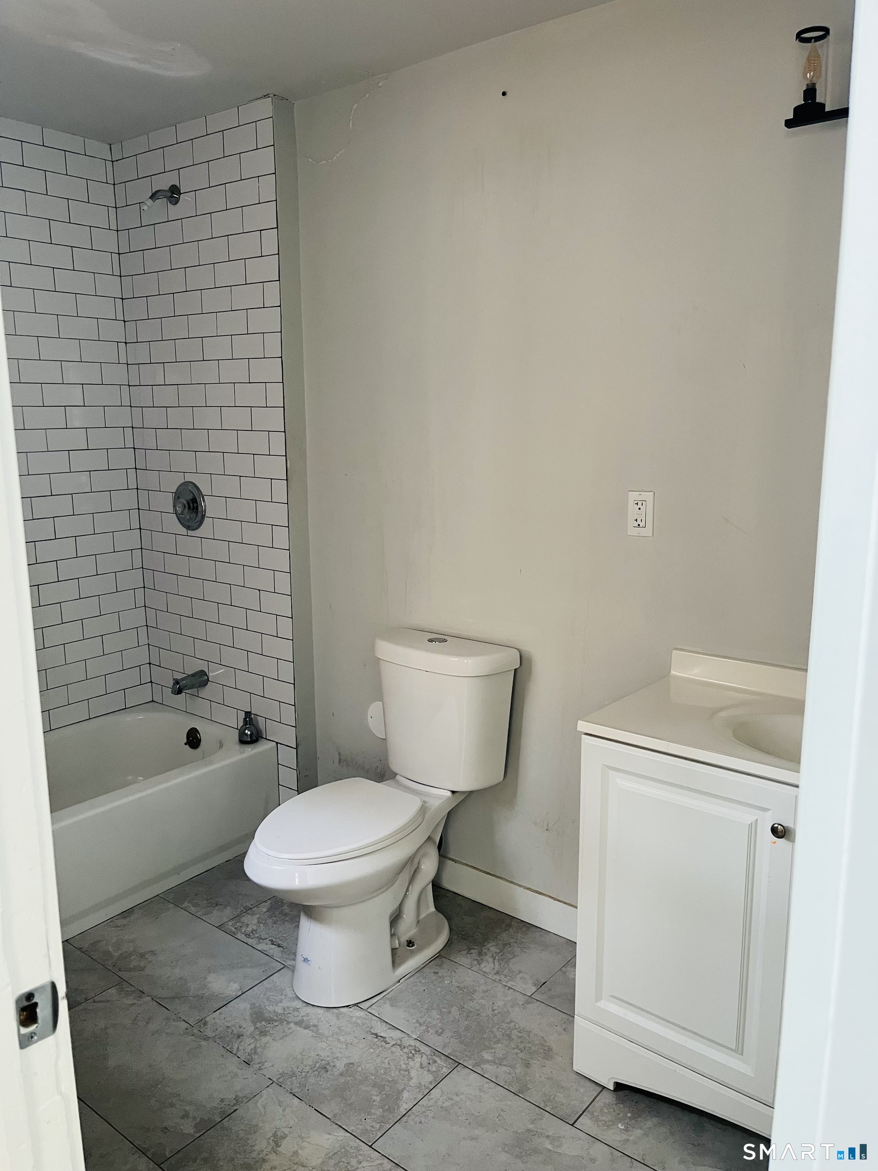 399 Jane Street Bridgeport, CT 06608 - Photo 10 of 11