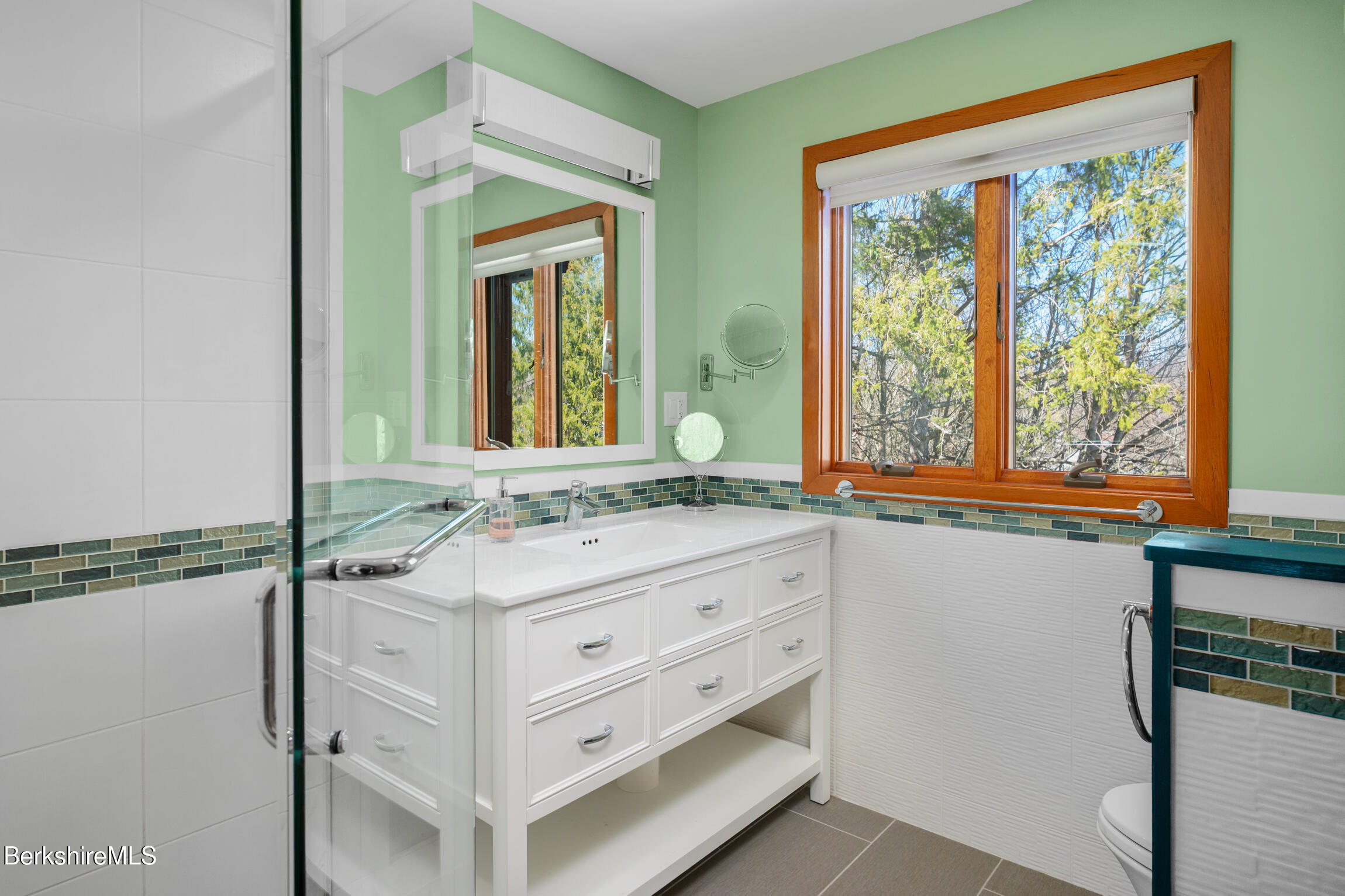 171 Knolls Road Williamstown, MA 01267 - Photo 20 of 26 Second floor bath