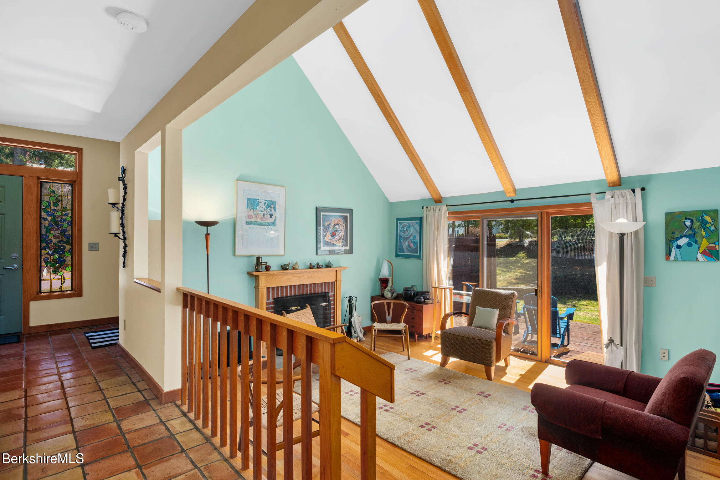 171 Knolls Road Williamstown, MA 01267 - Photo 2 of 26 Living room