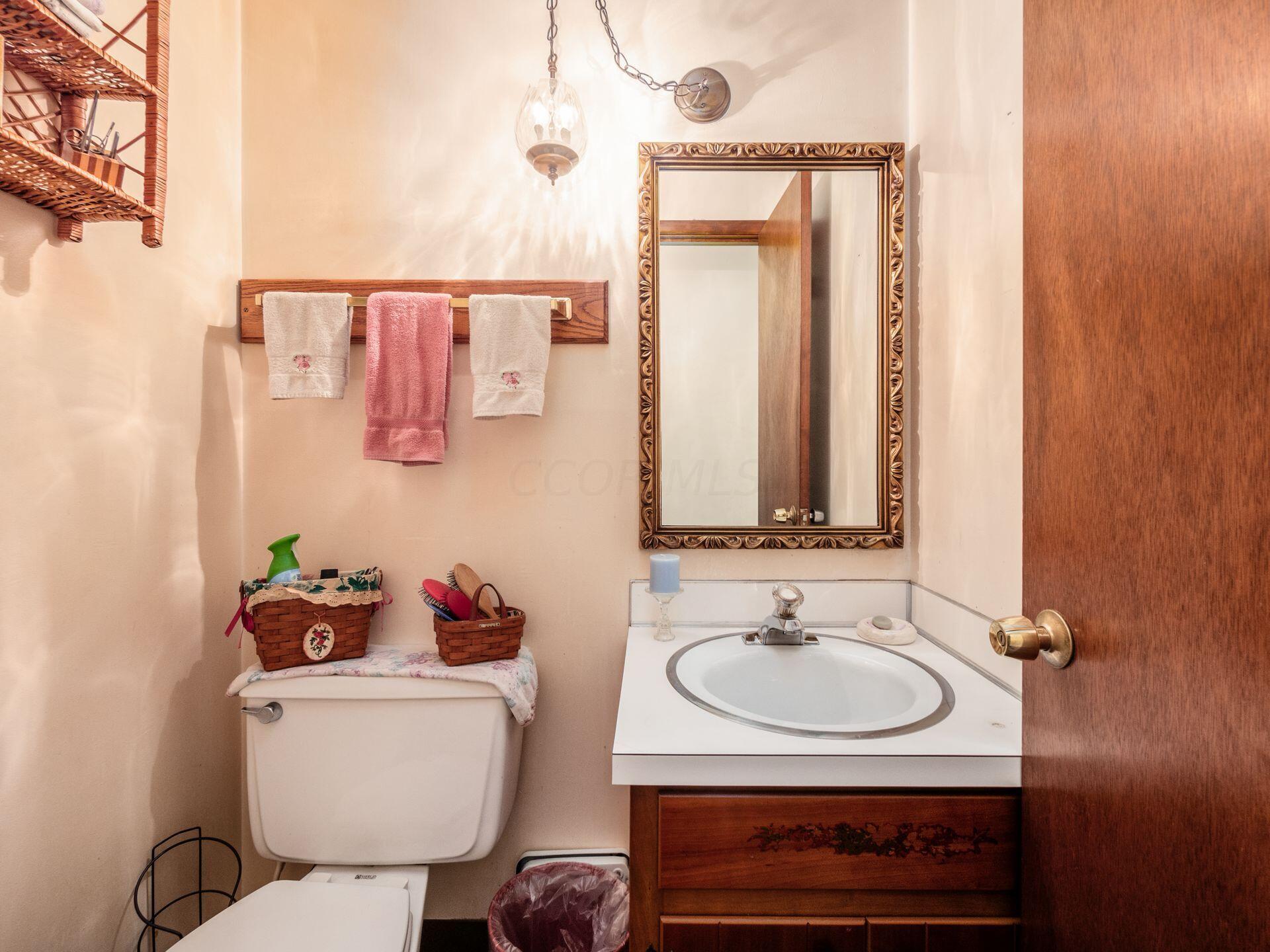 1891 Fairhaven Road Columbus, OH 43229 - Photo 24 of 36 Half bath is on entry level.