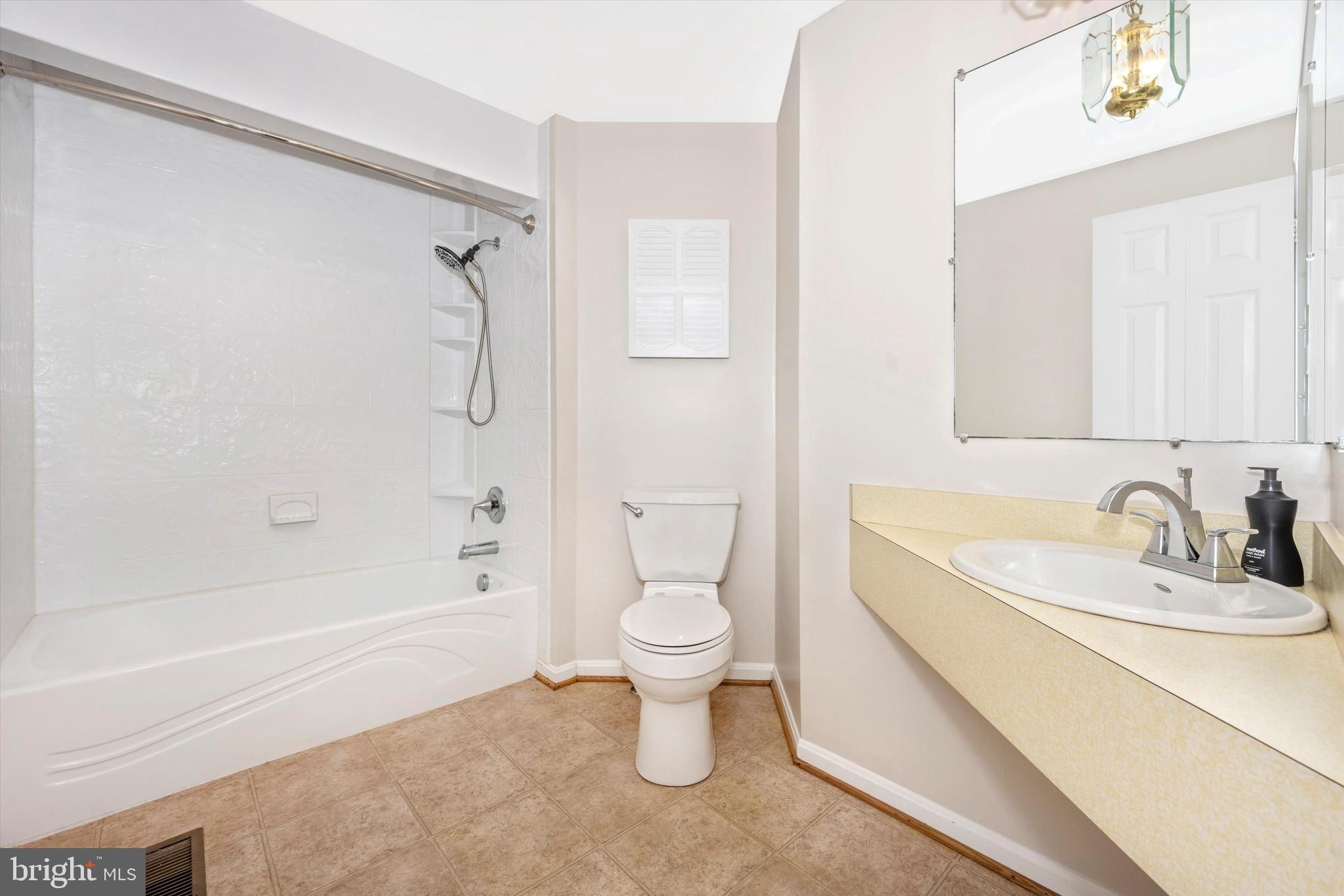 1820 Gapland Road Jefferson, MD 21755 - Photo 14 of 60 Hall Bathroom