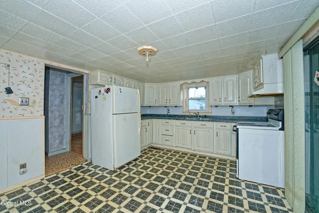 $197,700 | 318 Chiswell Road, Schenectady, NY 12304