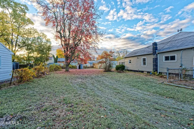 $197,700 | 318 Chiswell Road, Schenectady, NY 12304