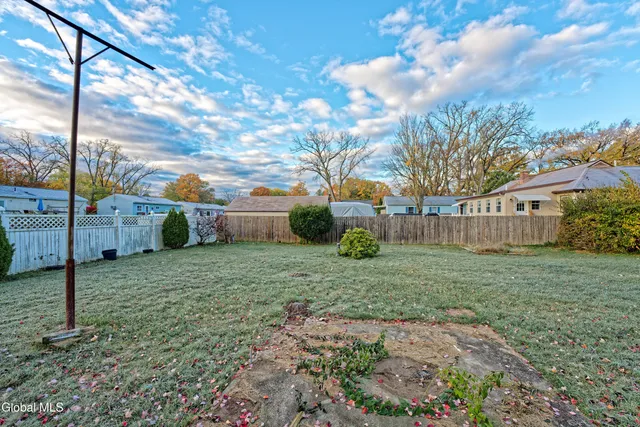 $197,700 | 318 Chiswell Road, Schenectady, NY 12304