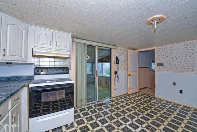 $197,700 | 318 Chiswell Road, Schenectady, NY 12304