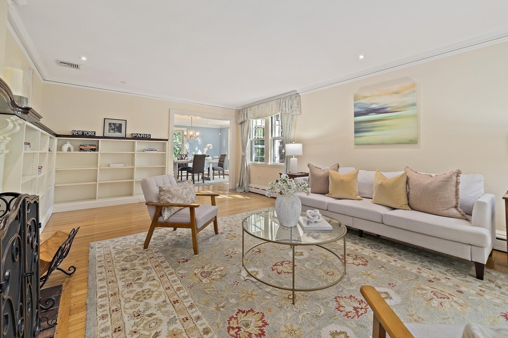 19 Ridge Road Waban, MA 02468 - Photo 5 of 34