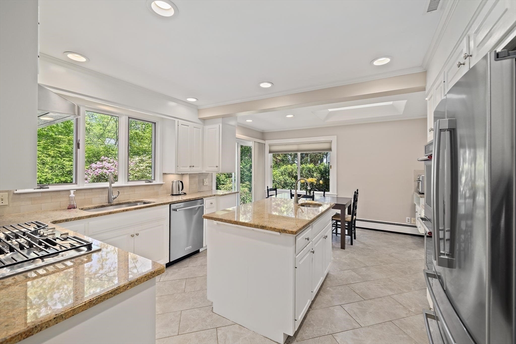 19 Ridge Road Waban, MA 02468 - Photo 6 of 34