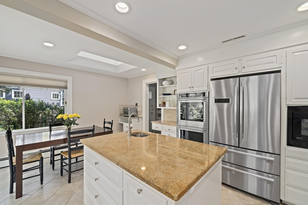 19 Ridge Road Waban, MA 02468 - Photo 8 of 34