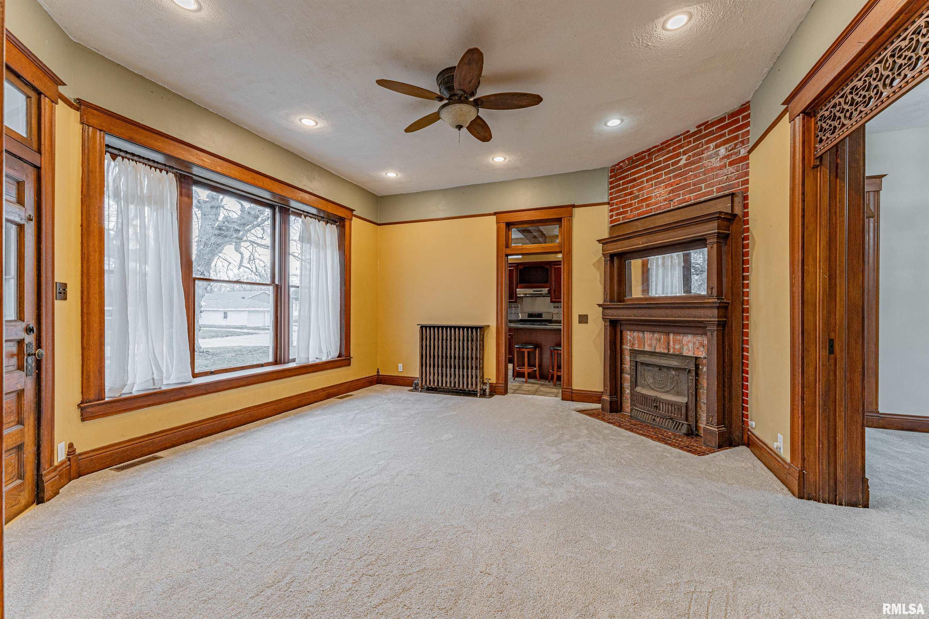 506 North Lafayette Street Mount Pulaski, IL 62548 - Photo 12 of 59