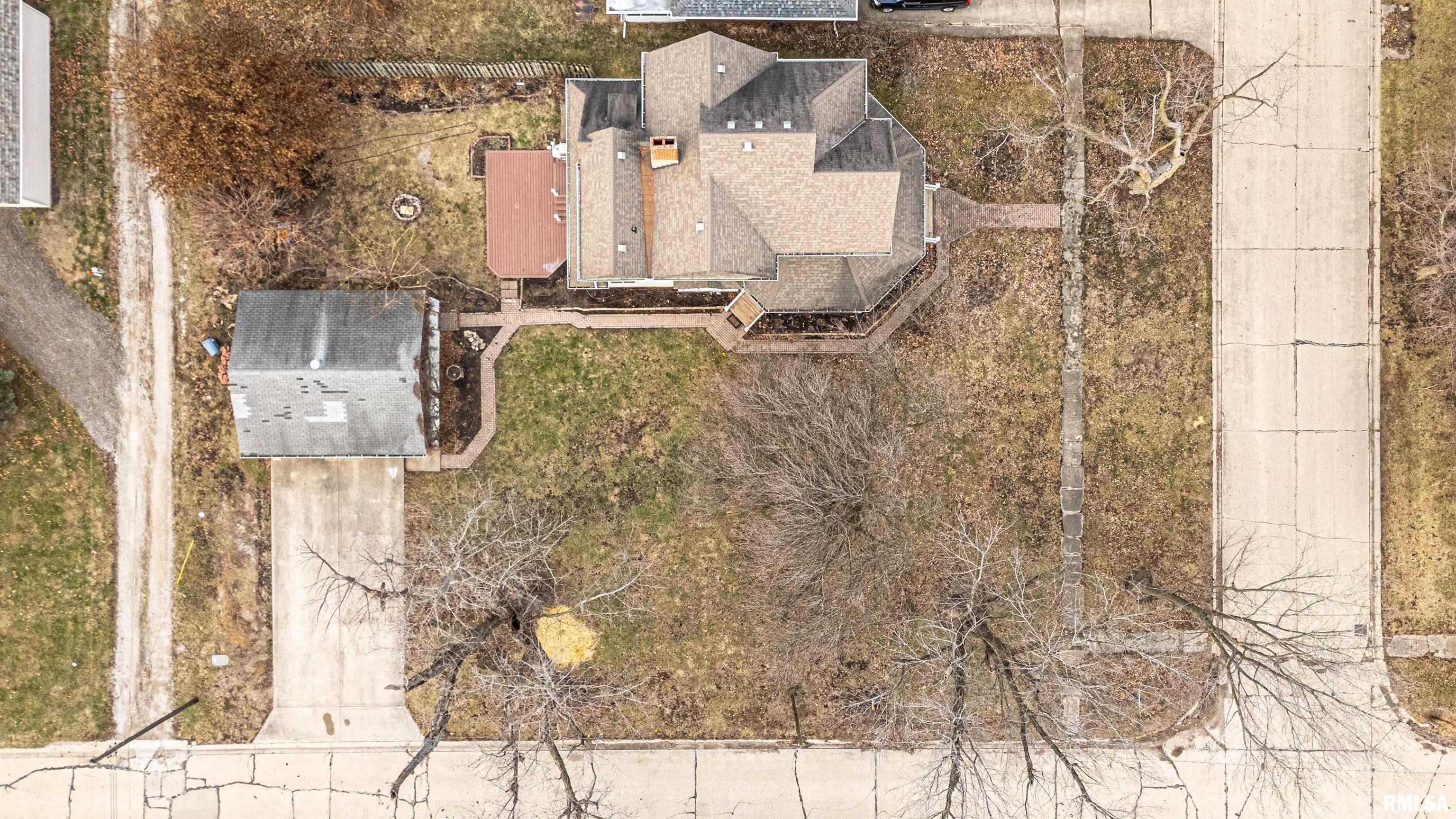 506 North Lafayette Street Mount Pulaski, IL 62548 - Photo 5 of 59