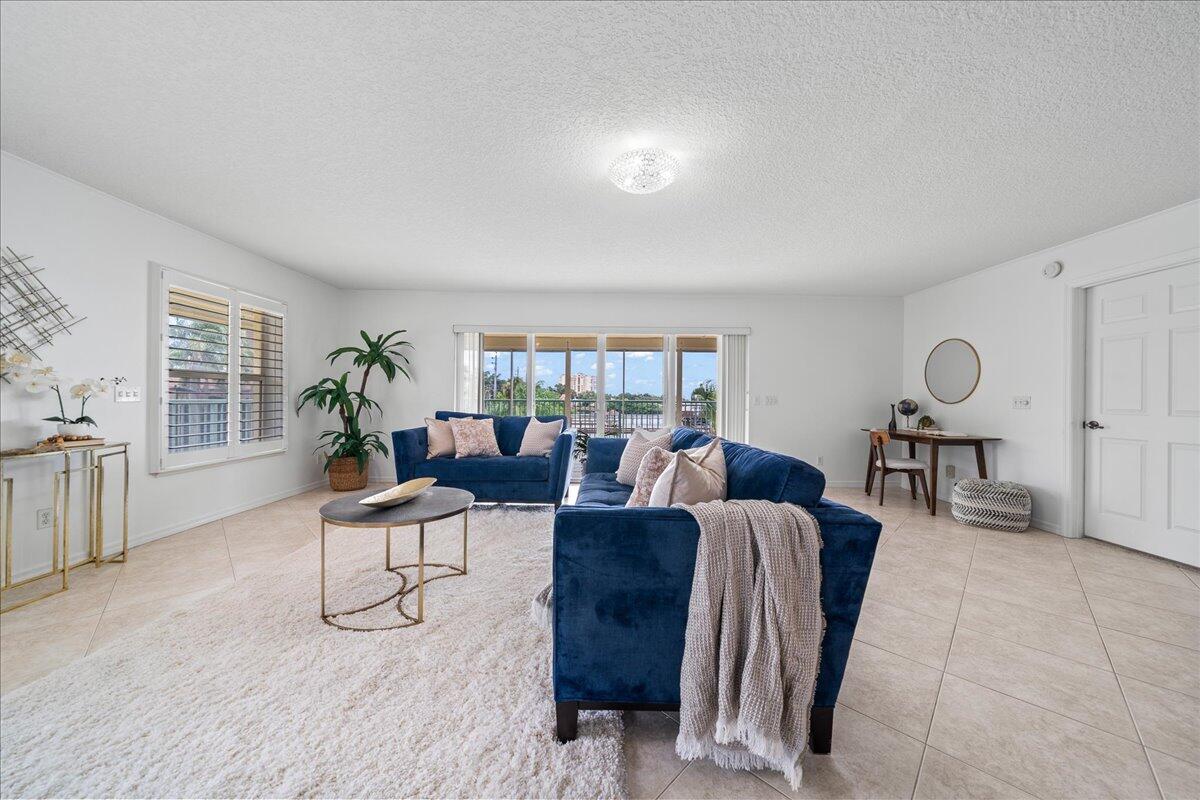 100 Riverside Drive, Unit 201 Cocoa, FL 32922 - Photo 8 of 31 Living Room