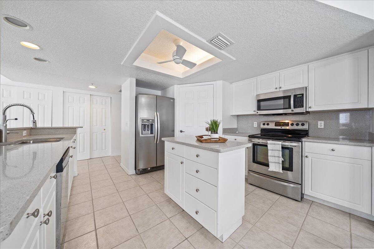 100 Riverside Drive, Unit 201 Cocoa, FL 32922 - Photo 11 of 31 Kitchen