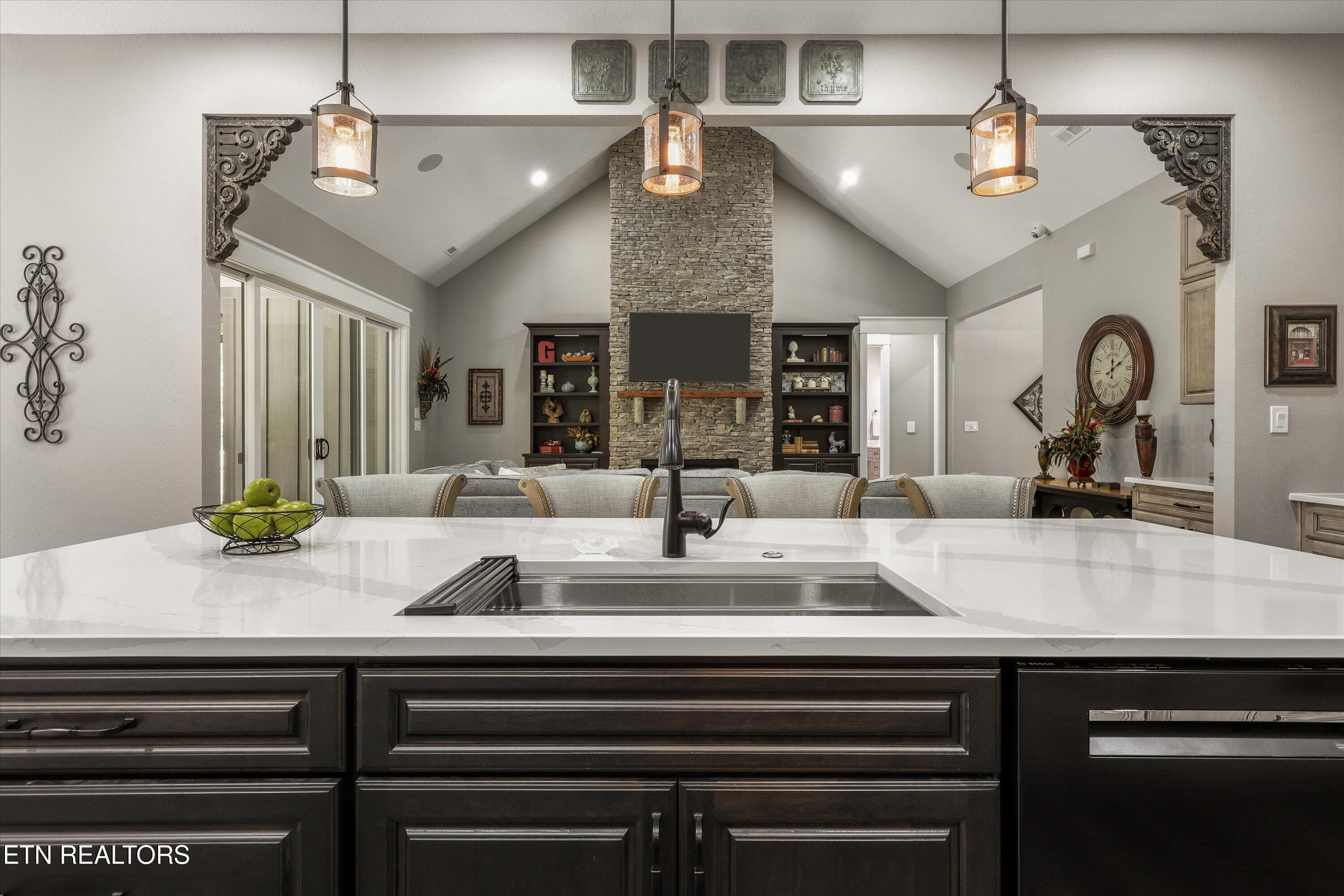 481 Loop Road Rockwood, TN 37854 - Photo 14 of 52 Island counter