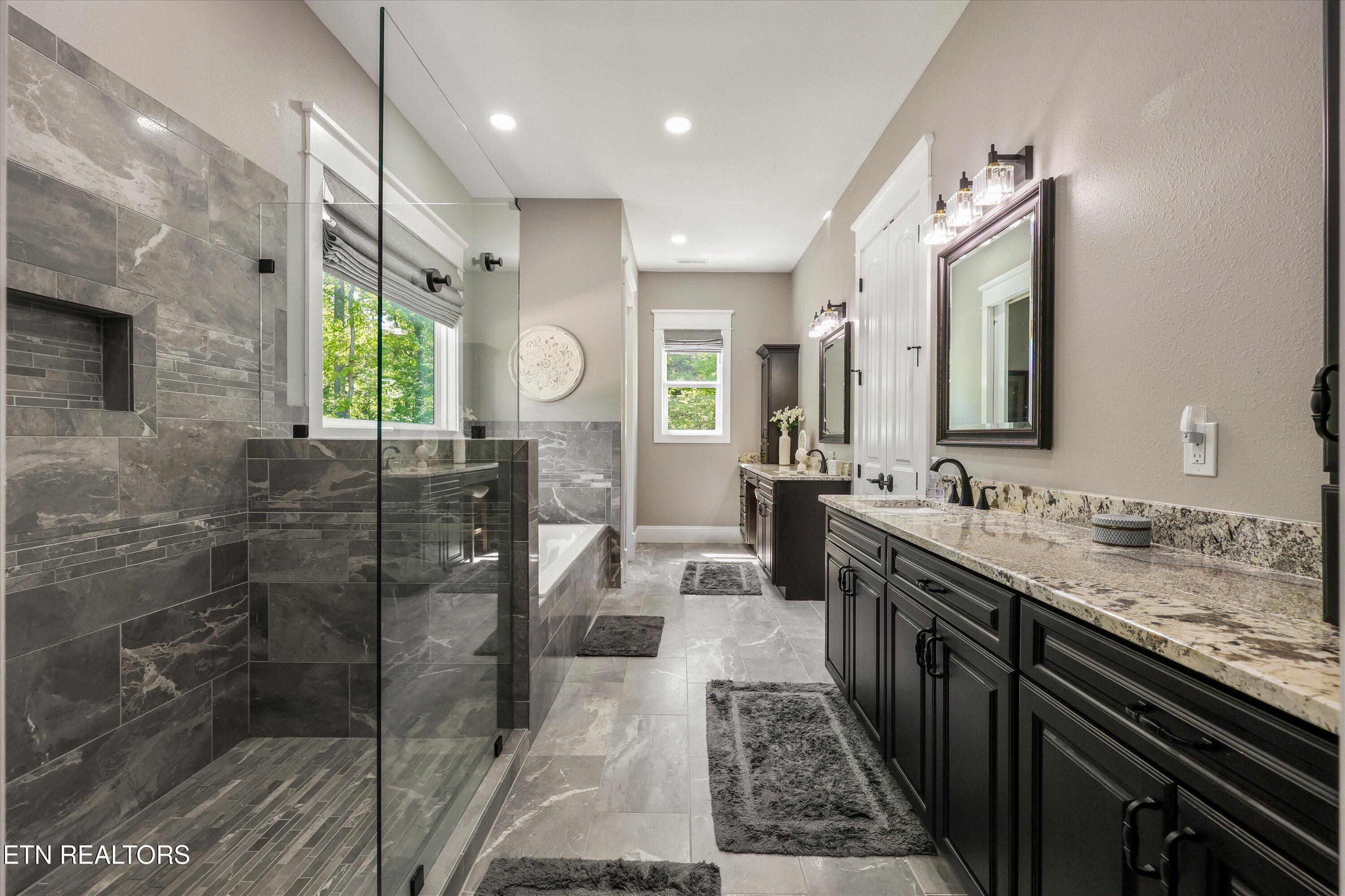 481 Loop Road Rockwood, TN 37854 - Photo 18 of 52 Primary Bath