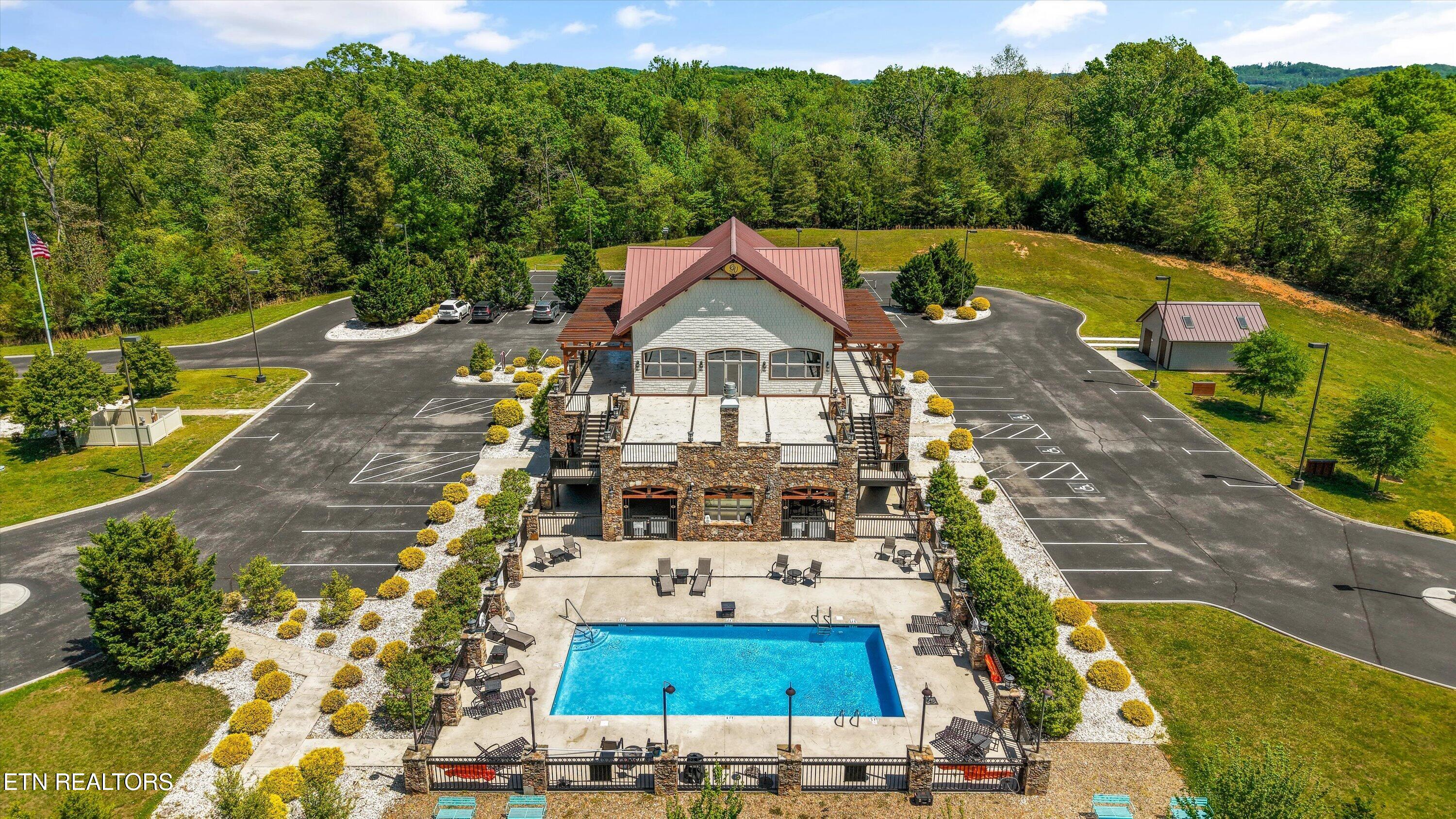 481 Loop Road Rockwood, TN 37854 - Photo 34 of 52 Clubhouse & Pool