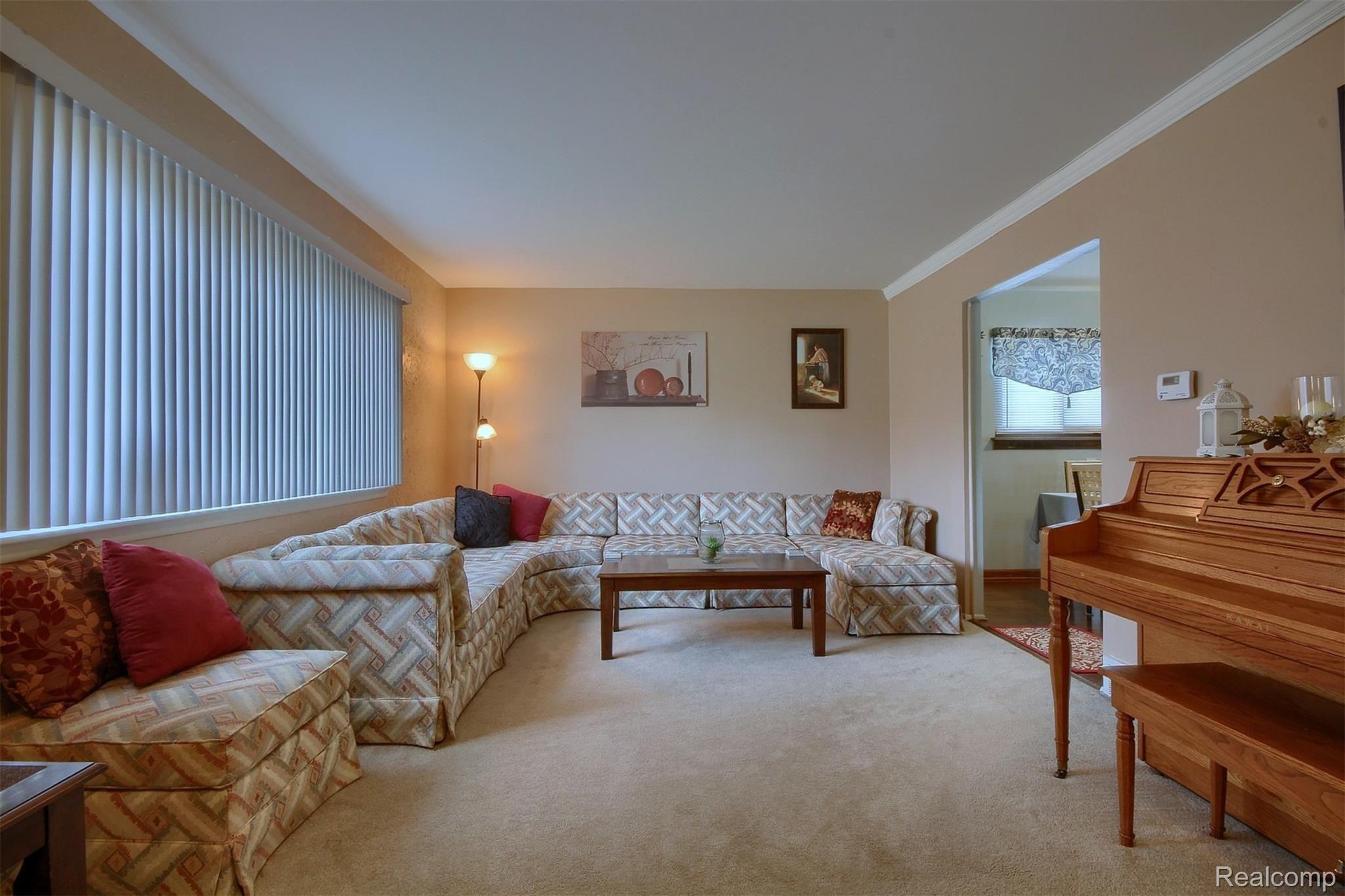 21826 Wick Road Taylor, MI 48180 - Photo 5 of 31 5-Living Room.jpg