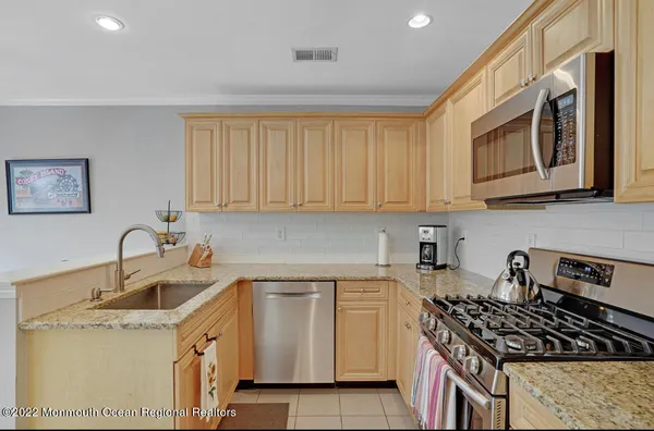 $3,500 | 17 Nutmeg Court, Tinton Falls, NJ 07753