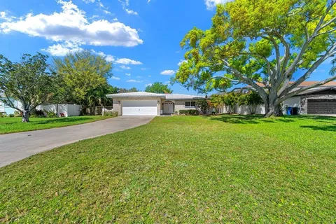 $665,000 | 4540 Bayshore Boulevard Northeast, St. Petersburg, FL 33703