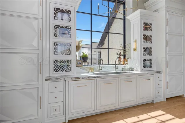 $1,750,000 | 6705 Parkwood Place, Amarillo, TX 79119