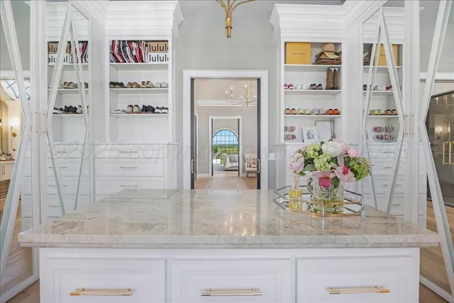 $1,750,000 | 6705 Parkwood Place, Amarillo, TX 79119