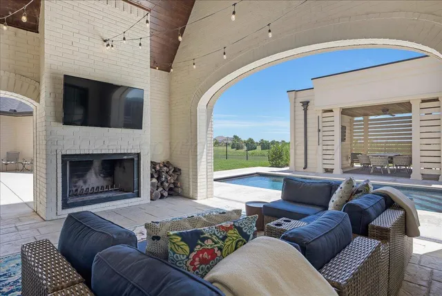 $1,750,000 | 6705 Parkwood Place, Amarillo, TX 79119