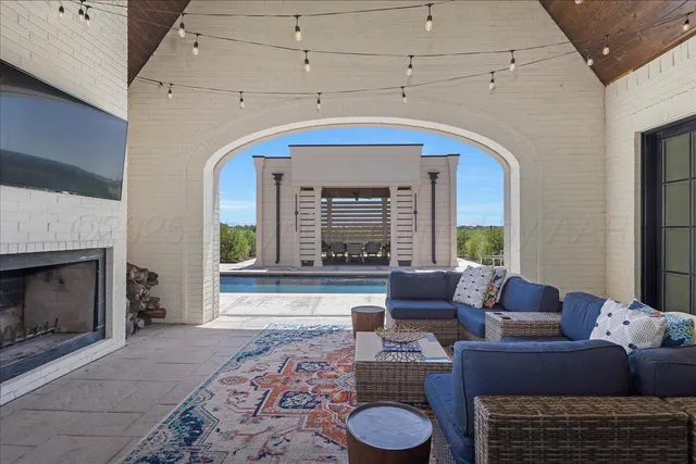 $1,750,000 | 6705 Parkwood Place, Amarillo, TX 79119