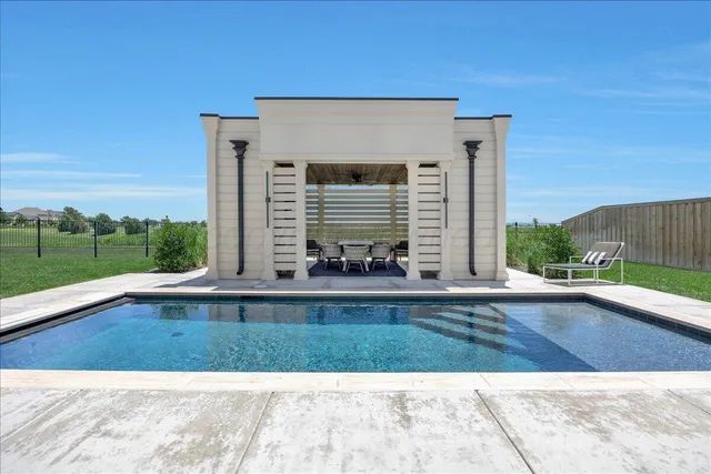 $1,750,000 | 6705 Parkwood Place, Amarillo, TX 79119