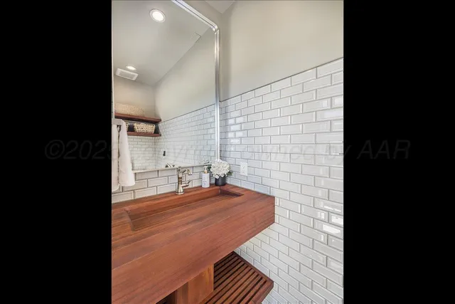 $1,750,000 | 6705 Parkwood Place, Amarillo, TX 79119