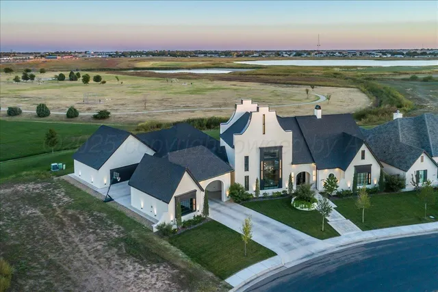 $1,750,000 | 6705 Parkwood Place, Amarillo, TX 79119
