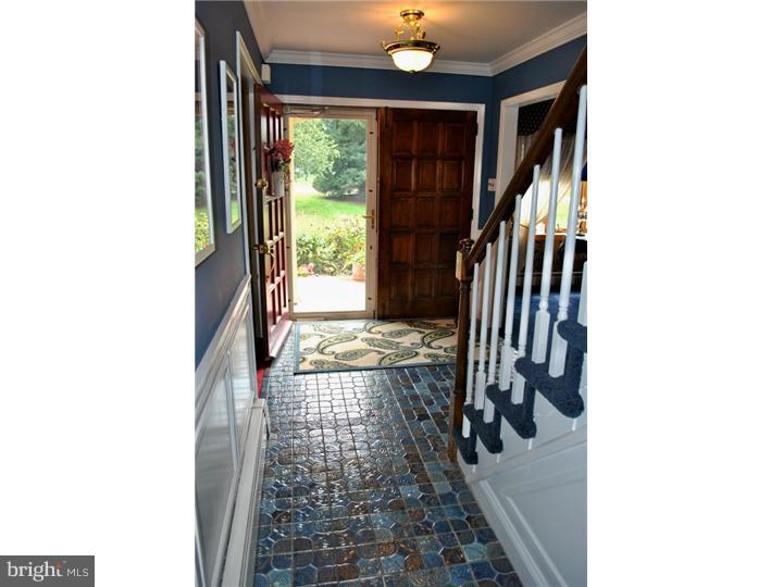571 Middle Holland Road Holland, PA 18966 - Photo 2 of 25 Foyer