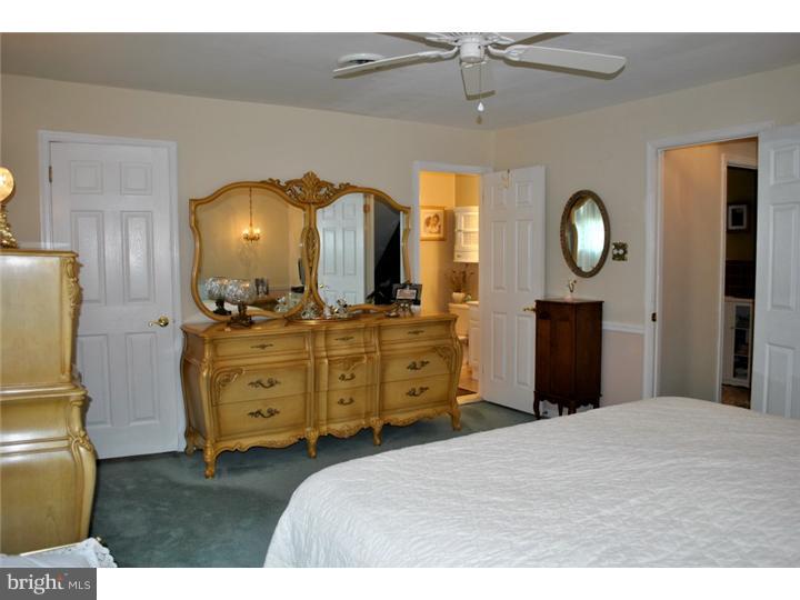 571 Middle Holland Road Holland, PA 18966 - Photo 14 of 25 Bedroom - Main