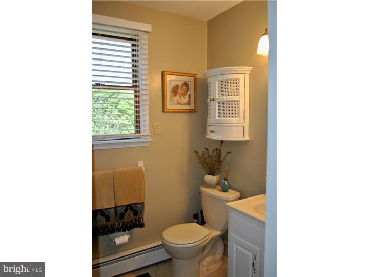 571 Middle Holland Road Holland, PA 18966 - Photo 15 of 25 Bedroom - Main