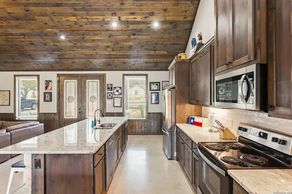 $959,000 | 1723 Mountain Valley Road, Concan, TX 78838