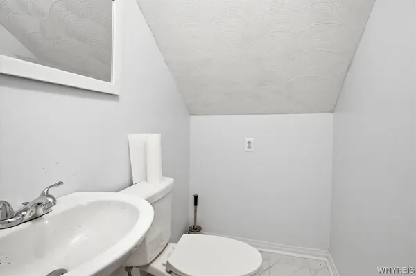 $185,000 | 290 Traverse Boulevard, Tonawanda, NY 14223