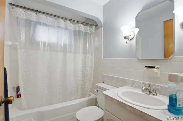 $185,000 | 290 Traverse Boulevard, Tonawanda, NY 14223