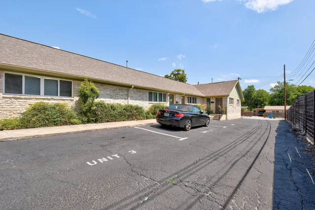 $1,350 | 1311 East 52nd Street, Unit 3, Austin, TX 78723