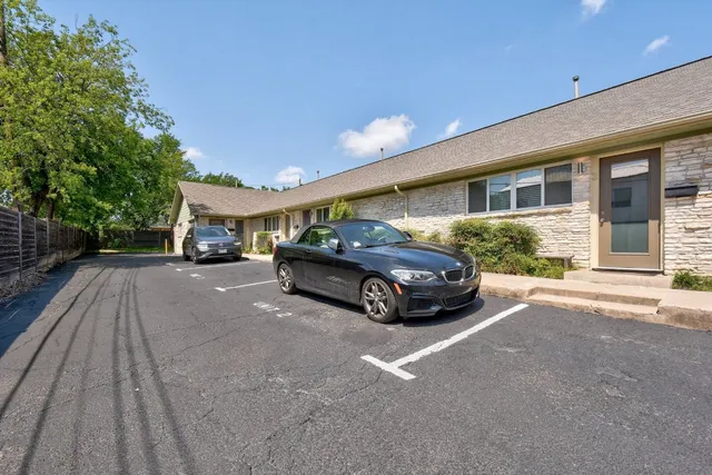 $1,350 | 1311 East 52nd Street, Unit 3, Austin, TX 78723